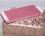 Xương hồng đính đá cho iPhone 5