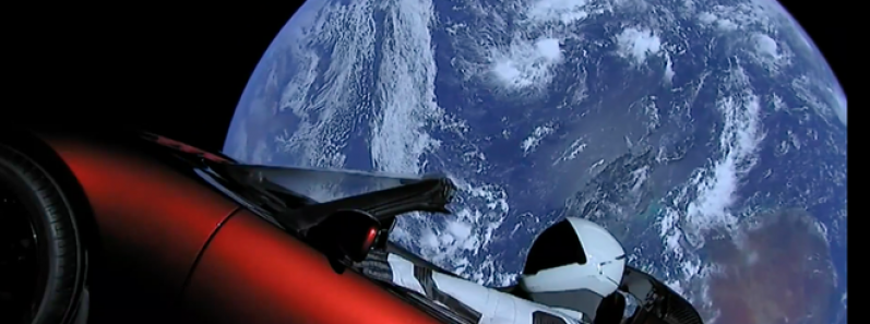 Chiếc Tesla Roadster mà SpaceX đã phóng lên quỹ đạo sao Hoả có gắn camera - và Elon Musk hứa là sẽ cung cấp những ảnh chụp có một không hai