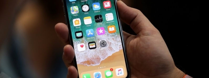 Apple sửa lỗi iPhone X tê liệt khi trời lạnh